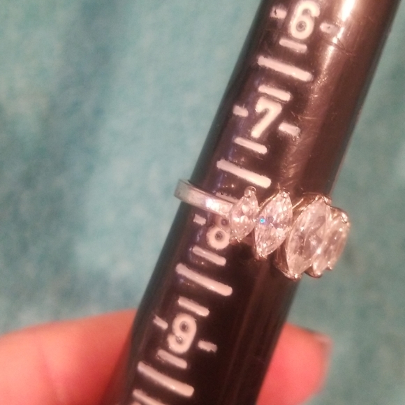 Vintage Sterling Silver Ring size 8 - Picture 8 of 8